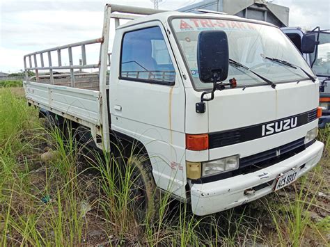 isuzu truck dropside with stake .